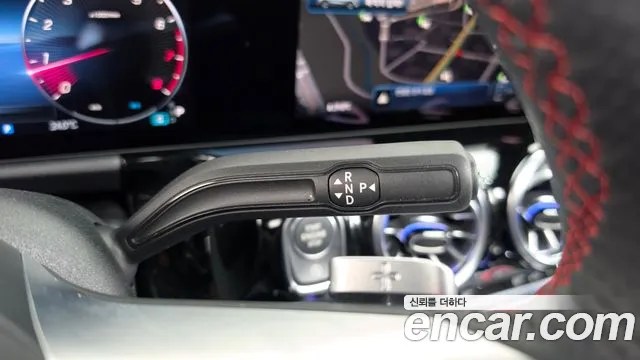 Mercedes-Benz GLA 2024 thumb 9