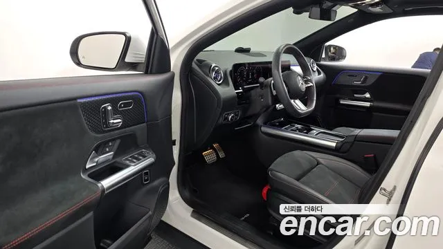 Mercedes-Benz GLA 2024 thumb 10