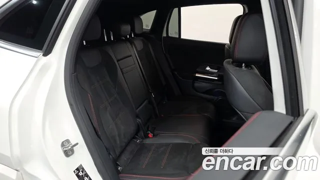Mercedes-Benz GLA 2024 thumb 12