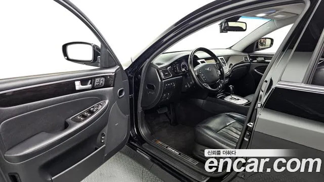 Hyundai Genesis 2011 thumb 10
