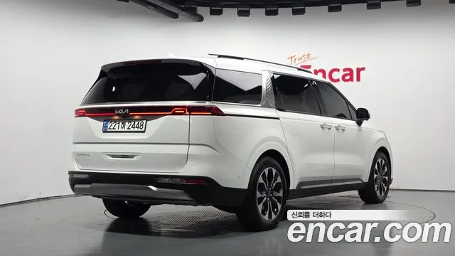 Kia Carnival 2023 thumb 2