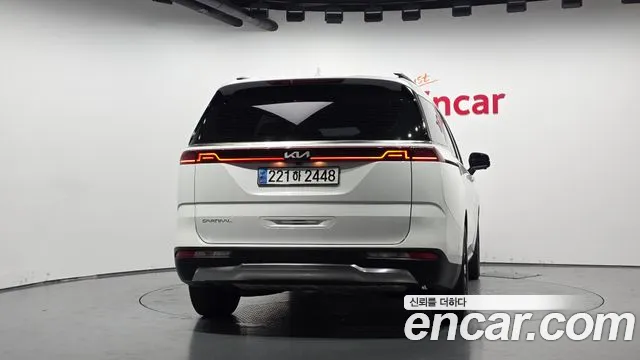 Kia Carnival 2023 thumb 4
