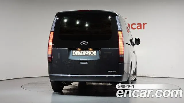 Hyundai Staria 2021 thumb 3