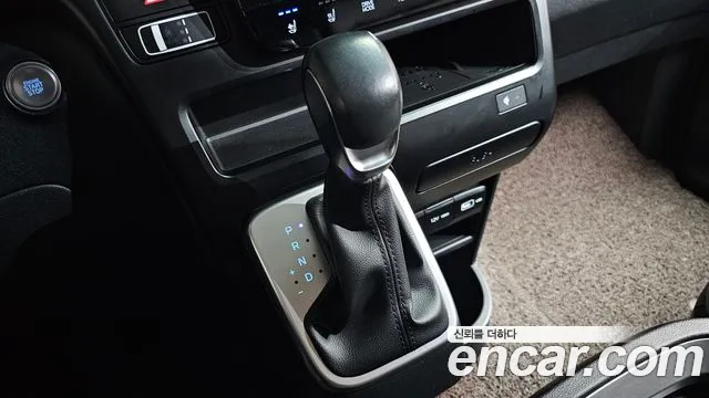 Hyundai Staria 2021 thumb 8