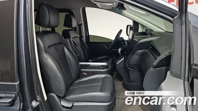 Hyundai Staria 2021 thumb 10