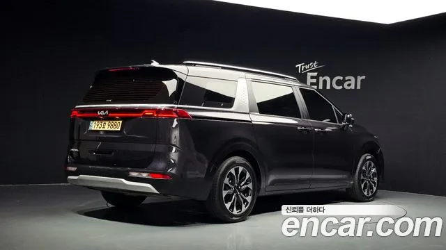 Kia Carnival 2023 thumb 2