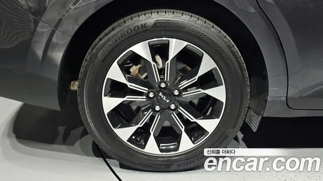 Kia Carnival 2023 thumb 5