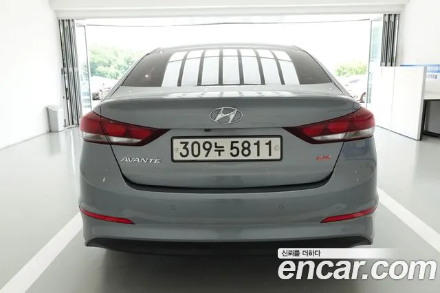 Hyundai Avante 2017 thumb 4