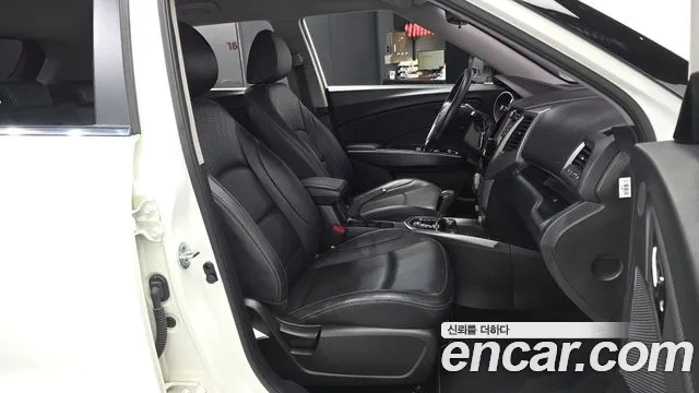 KG_Mobility_Ssangyong TIBOLI 2017 thumb 11
