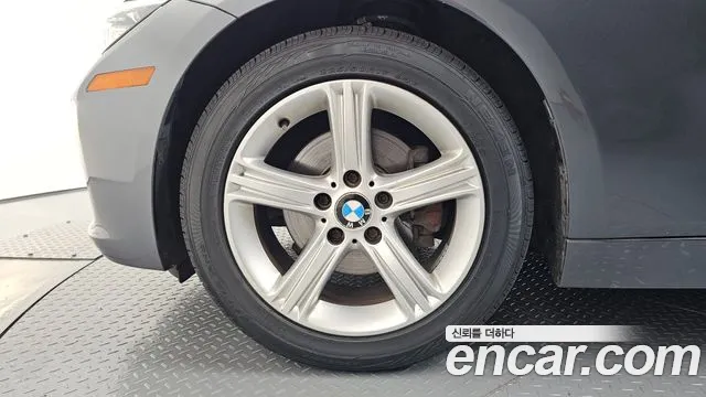 BMW 3-Series 2013 thumb 5