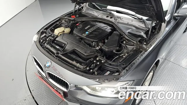 BMW 3-Series 2013 thumb 6