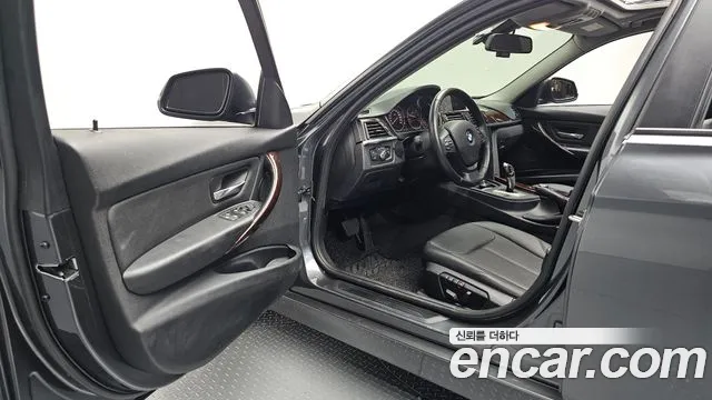 BMW 3-Series 2013 thumb 10