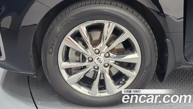 Kia Carnival 2019 thumb 5