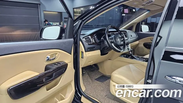 Kia Carnival 2019 thumb 10