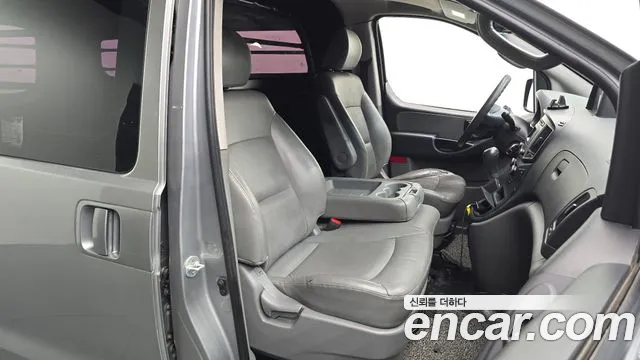 Hyundai Starex 2016 thumb 11