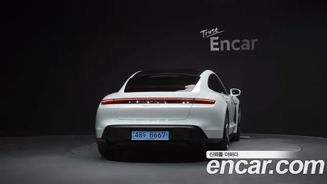 Porsche Taycan 2025 thumb 4