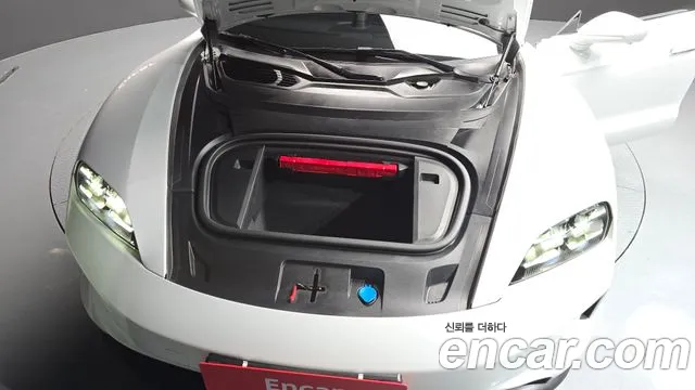 Porsche Taycan 2025 thumb 6