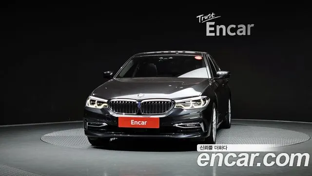 BMW 5-Series 2019 thumb 3