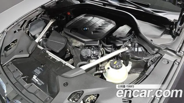 BMW 5-Series 2019 thumb 6