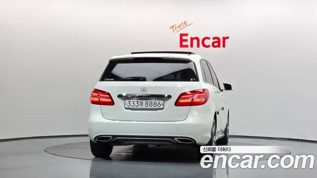 Mercedes-Benz B-Class 2017 thumb 4