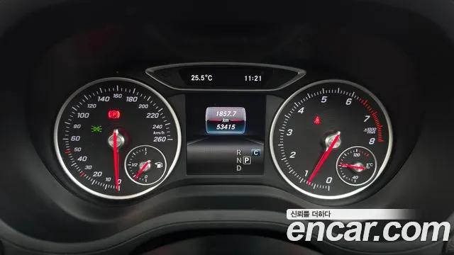 Mercedes-Benz B-Class 2017 thumb 8