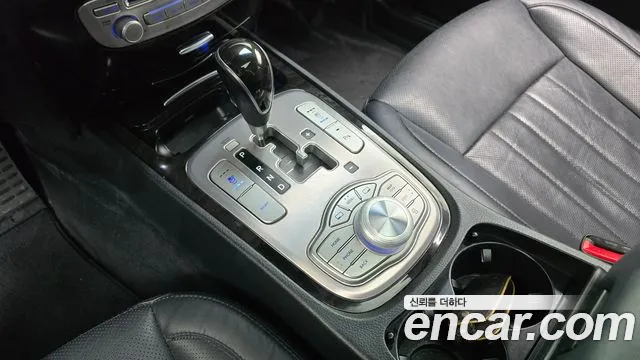 Hyundai Genesis 2013 thumb 9