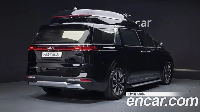 Kia Carnival 2021 thumb 2