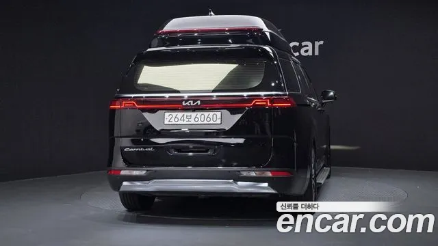 Kia Carnival 2021 thumb 4