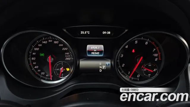 Mercedes-Benz CLA 2017 thumb 8