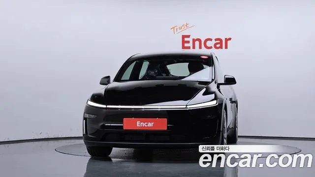Tesla Model Y 2026 thumb 3