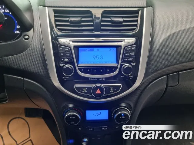 Hyundai Accent 2014 thumb 9