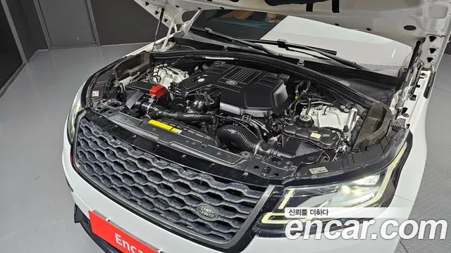 Land Rover Range Rover Velar 2018 thumb 6