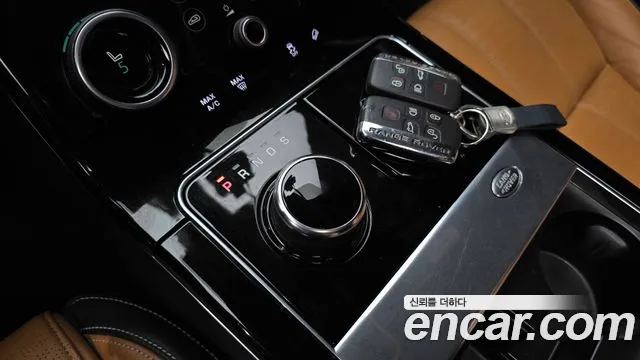 Land Rover Range Rover Velar 2018 thumb 9