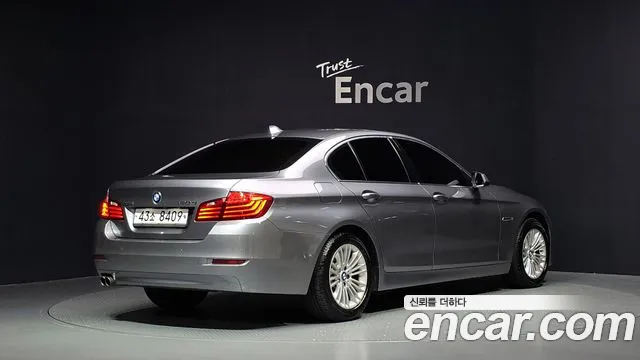 BMW 5-Series 2015 thumb 2