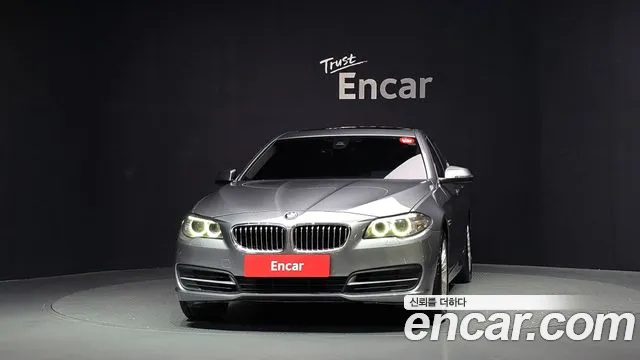 BMW 5-Series 2015 thumb 3