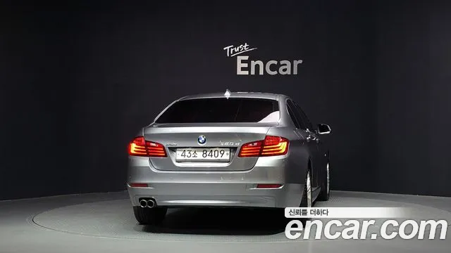 BMW 5-Series 2015 thumb 4