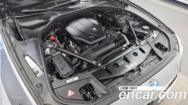 BMW 5-Series 2015 thumb 6