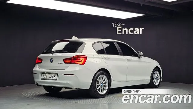 BMW 1-Series 2016 thumb 2