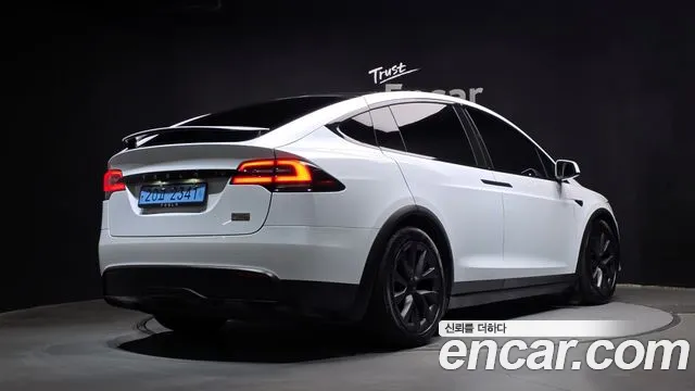Tesla Model X 2024 thumb 2