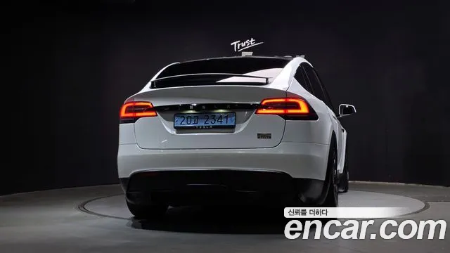Tesla Model X 2024 thumb 4