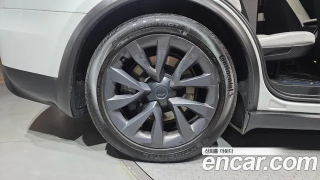 Tesla Model X 2024 thumb 5
