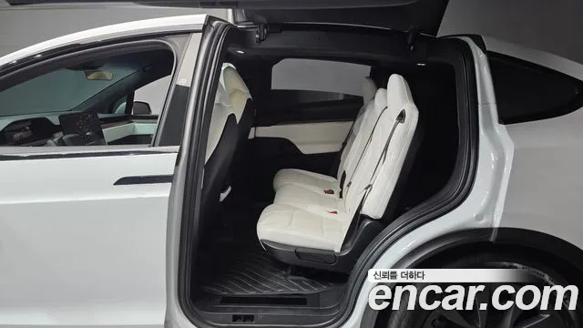 Tesla Model X 2024 thumb 12