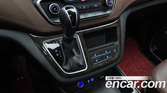 Hyundai Starex 2018 thumb 9