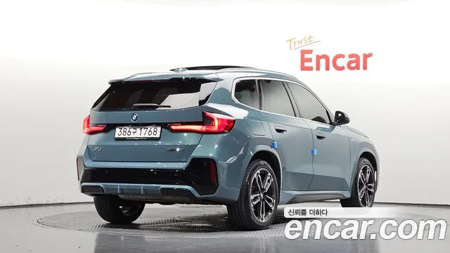 BMW X1 2023 thumb 2