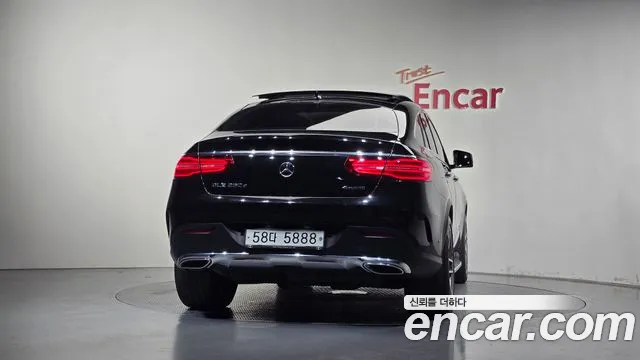 Mercedes-Benz GLE 2017 thumb 4