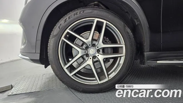 Mercedes-Benz GLE 2017 thumb 5