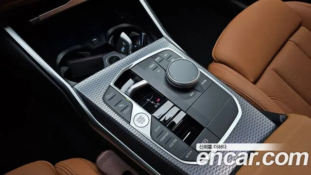 BMW 3-Series 2024 thumb 9
