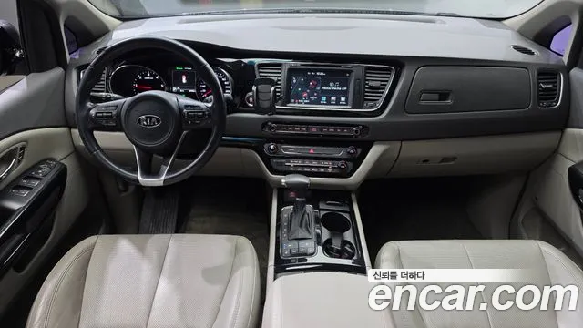 Kia Carnival 2017 thumb 7