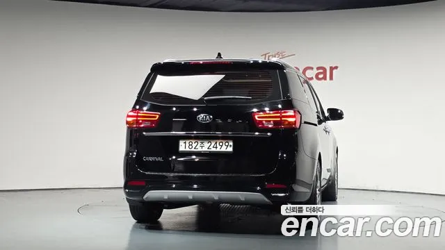 Kia Carnival 2020 thumb 3