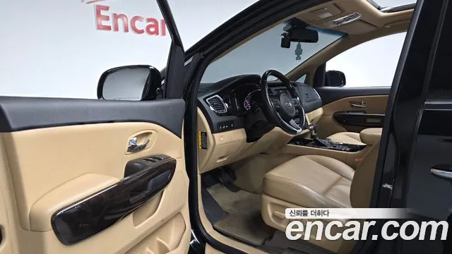 Kia Carnival 2020 thumb 9